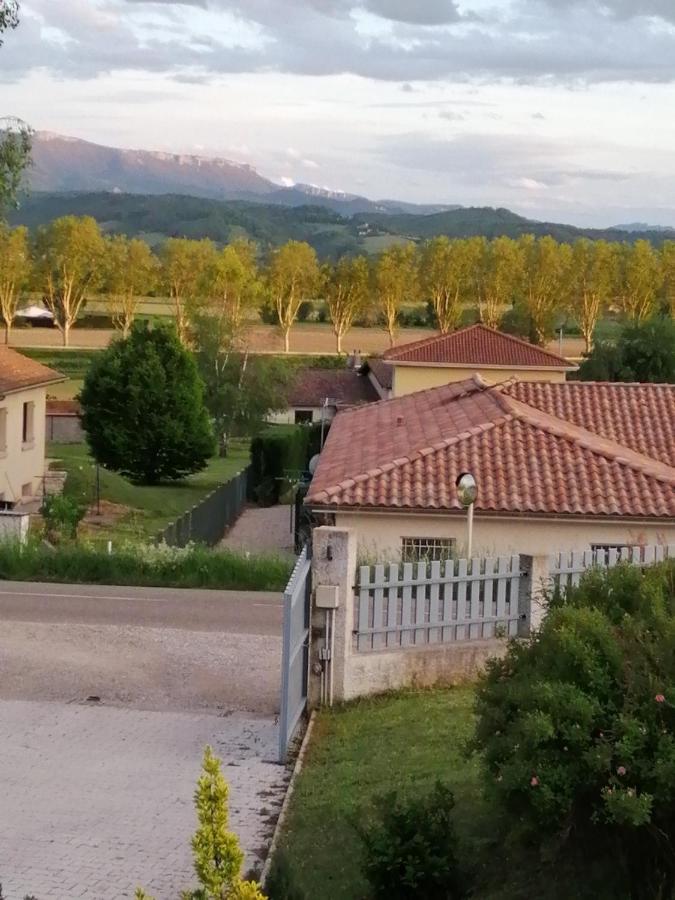 Gite Des Reguinelles Saint-Lattier Екстер'єр фото